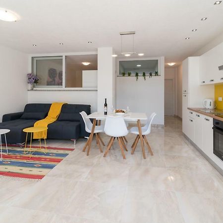 Apartment Arna Krk Town Exteriör bild