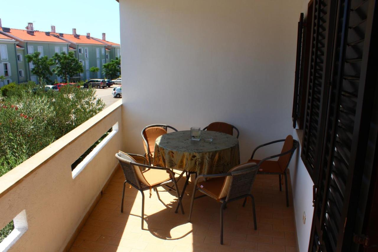 Apartment Arna Krk Town Exteriör bild